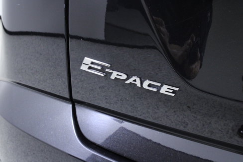 Used 2018 Jaguar E-PACE SE image 9