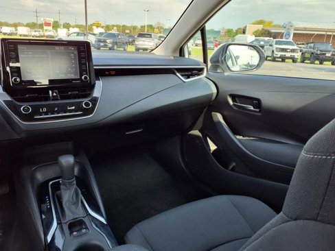 Used 2022 Toyota Corolla LE image 17