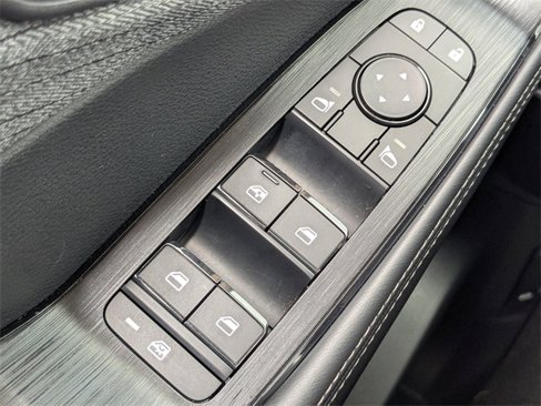 Used 2023 Nissan Rogue SV image 21