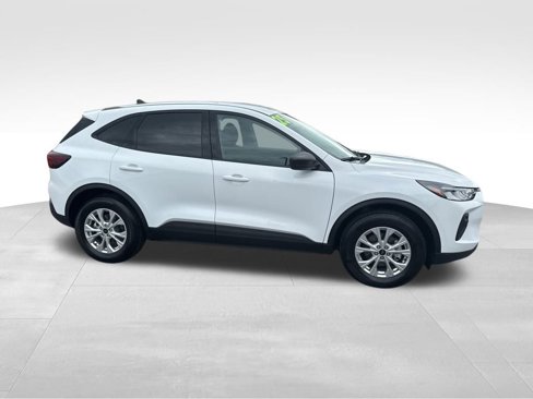 Used 2025 Ford Escape Active w/ Cold Weather Package image 2