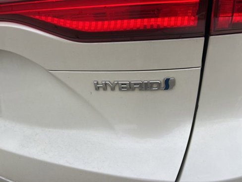 Used 2021 Toyota Venza LE image 4