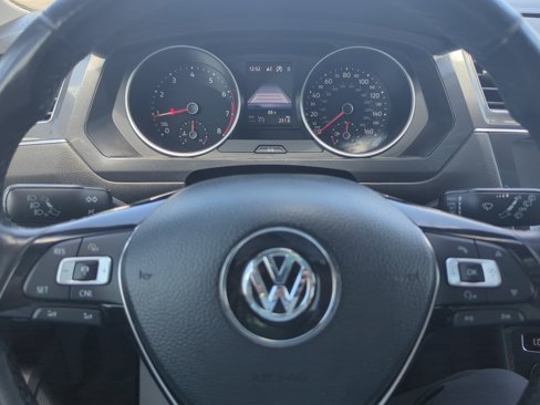 Used 2018 Volkswagen Tiguan SEL image 12