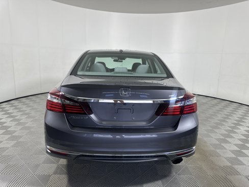 Used 2016 Honda Accord EX image 6