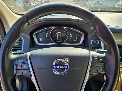 Used 2017 Volvo XC60 T6 Inscription w/ Preferred Option Package image 21