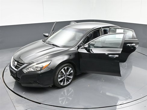Used 2017 Nissan Altima 2.5 SR image 39