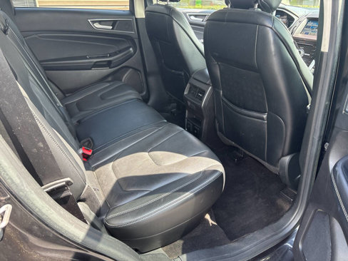 Used 2018 Ford Edge Titanium w/ Equipment Group 301A image 8