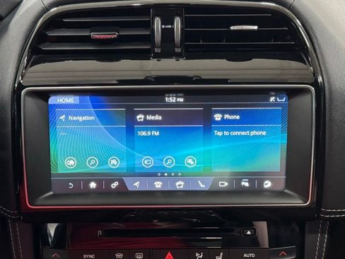 Used 2019 Jaguar F-PACE S image 18
