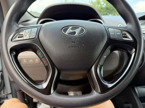 Used 2015 Hyundai Tucson GLS image 17