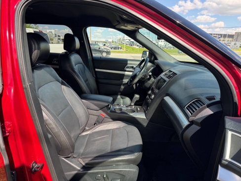Used 2017 Ford Explorer XLT w/ Equipment Group 202A image 16