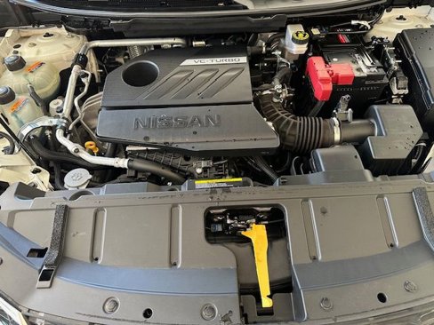 Used 2022 Nissan Rogue SV image 32