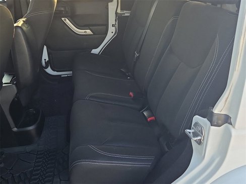 Used 2017 Jeep Wrangler Unlimited Sahara w/ Connectivity Group image 4