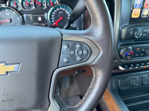 Used 2018 Chevrolet Silverado 1500 High Country image 23