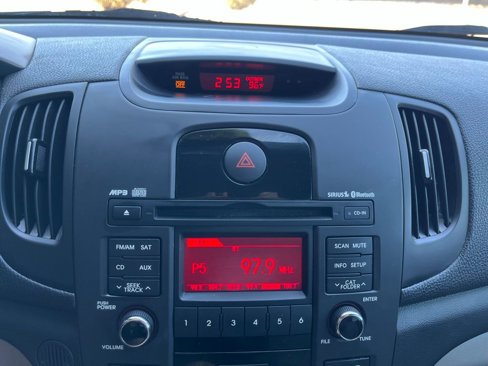 Used 2012 Kia Forte EX image 32