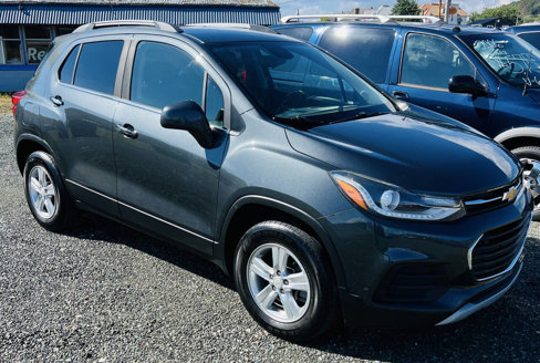 Used 2018 Chevrolet Trax LT w/ LT Convenience Package image 3