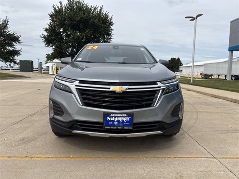 Used 2024 Chevrolet Equinox LT image 2