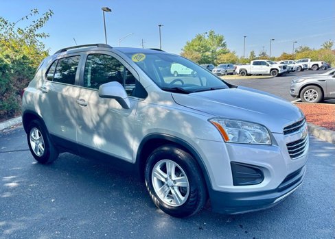 Used 2016 Chevrolet Trax LT w/ LT Sun and Sound Package image 7