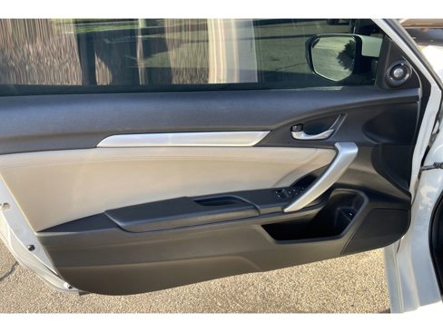 Used 2018 Honda Civic EX-L image 10