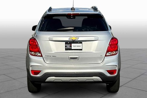 Used 2017 Chevrolet Trax LT w/ LT Convenience Package image 4