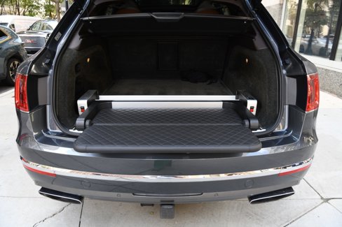 Used 2017 Bentley Bentayga image 26