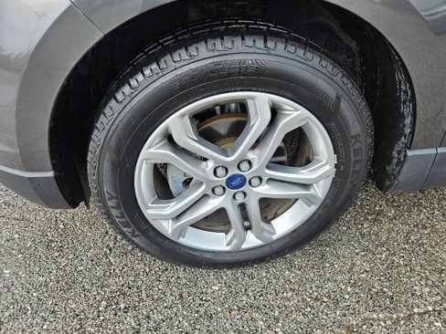 Used 2018 Ford Edge Titanium image 10