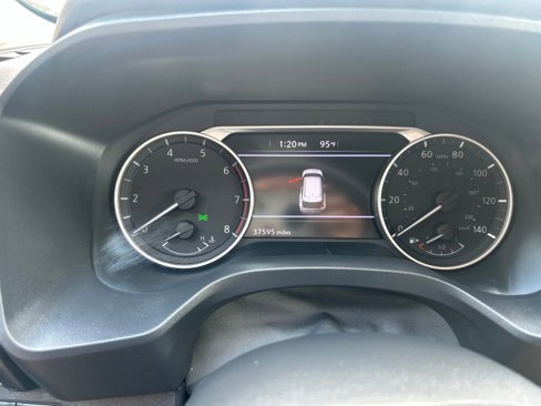 Used 2022 Nissan Rogue SV image 33