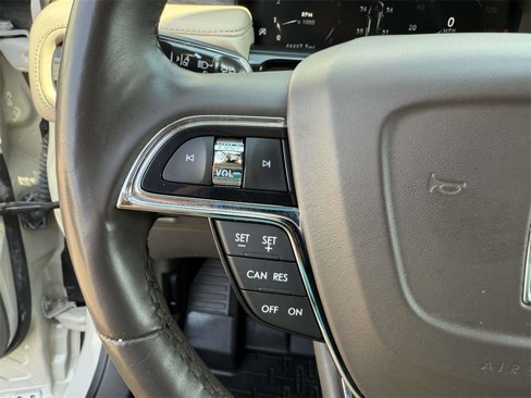Used 2022 Lincoln Nautilus Reserve image 28