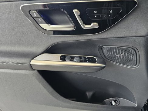 New 2025 Mercedes-Benz GLC 300 image 16
