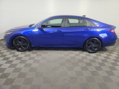 Used 2022 Hyundai Elantra Blue image 10