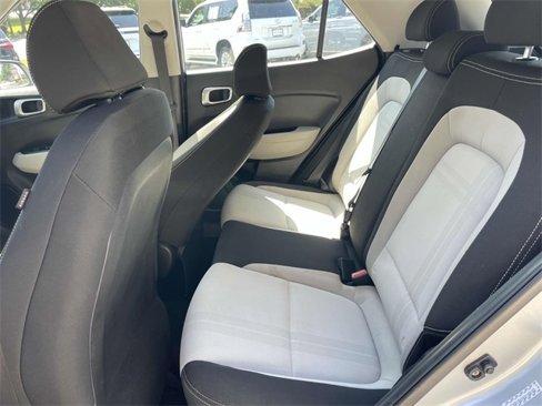 Used 2021 Hyundai Venue SEL image 14