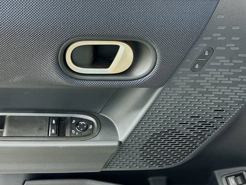 Certified 2025 MINI Cooper S image 19