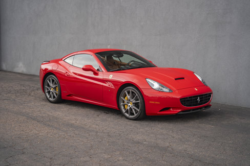 Used 2011 Ferrari California image 9
