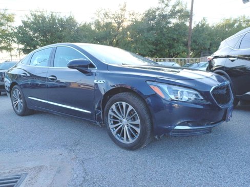 Used 2017 Buick LaCrosse Essence image 3