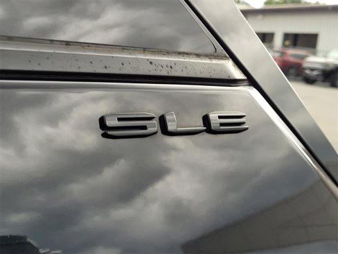 Used 2022 GMC Terrain SLE w/ Driver Convenience Package image 5