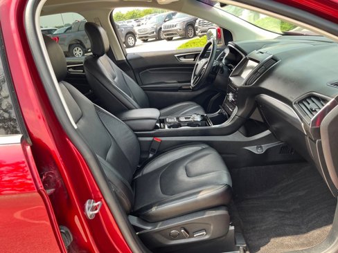 Used 2019 Ford Edge Titanium image 10