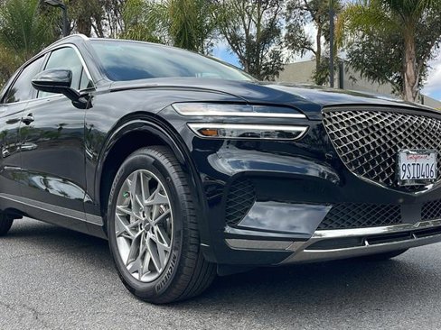 Used 2025 Genesis GV70 2.5T w/ Select Package image 5
