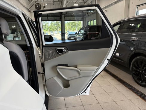 Certified 2023 Kia Soul LX w/ LX Technology Package image 33
