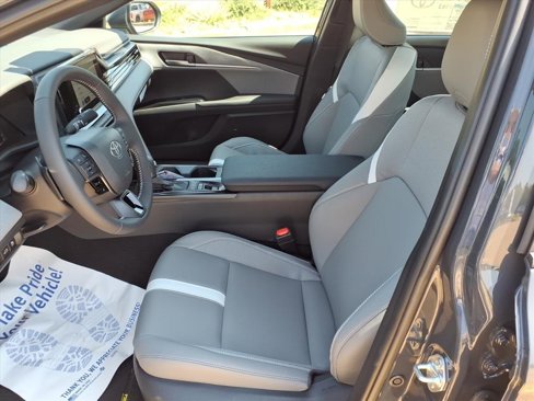 New 2025 Toyota Camry SE image 12