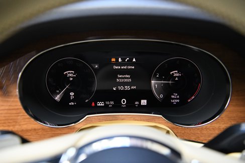 Used 2023 Bentley Bentayga Extended Wheelbase image 15