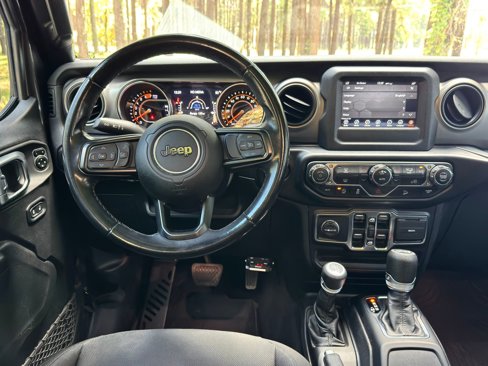 Used 2020 Jeep Wrangler Unlimited Sport image 3