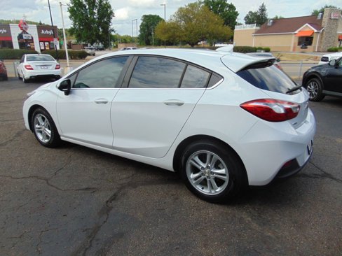 Used 2017 Chevrolet Cruze LT image 8