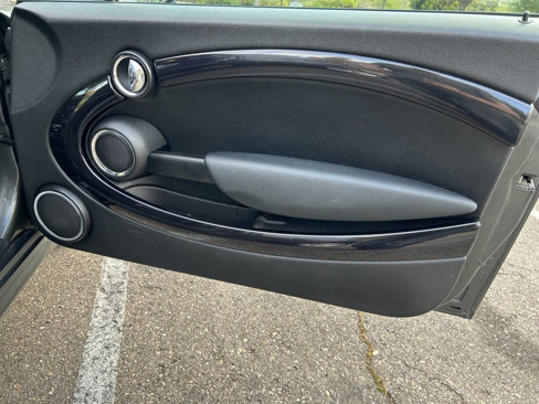 Used 2011 MINI Cooper S image 32