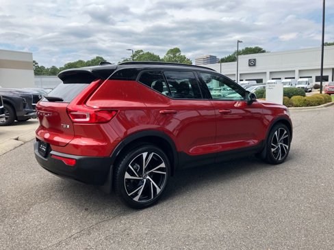 Used 2021 Volvo XC40 T5 R-Design w/ Advanced Package image 12