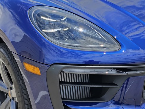 Certified 2025 Porsche Macan S image 13