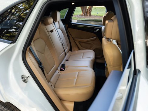 Used 2018 Porsche Macan Sport Edition image 23