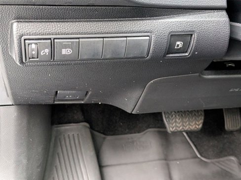 Used 2023 Toyota Corolla LE image 16