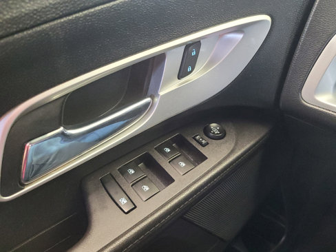 Used 2017 Chevrolet Equinox LS image 27