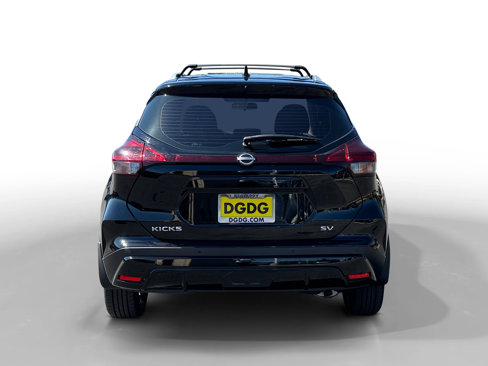 Used 2022 Nissan Kicks SV image 4