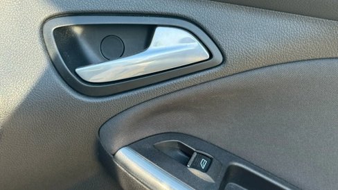 Used 2012 Ford Focus Titanium image 29