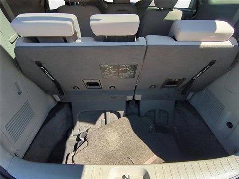 Used 2017 Kia Sedona LX image 6