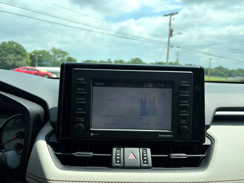 Used 2020 Toyota RAV4 XLE Premium image 19